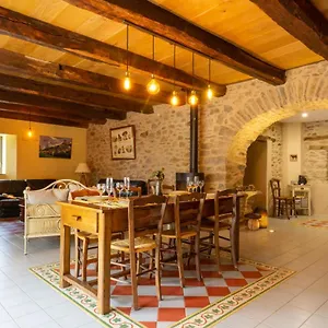 https://la-maison-de-caroline.midi-pyreneeshotels.com